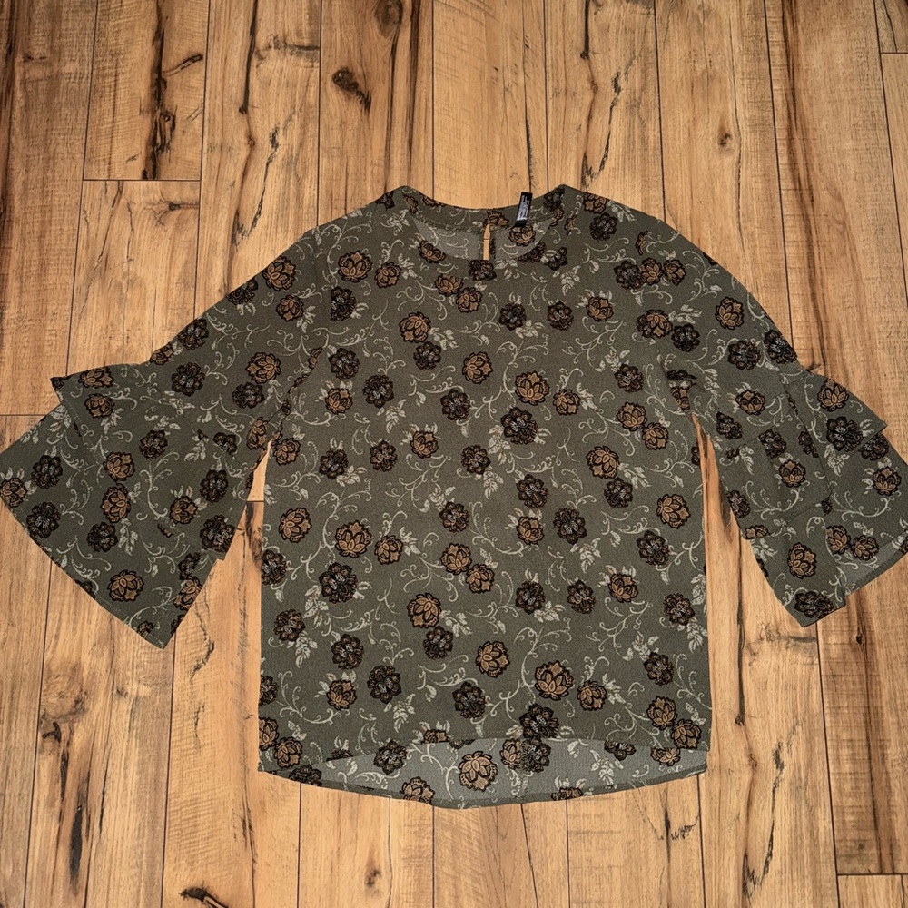 Floral top